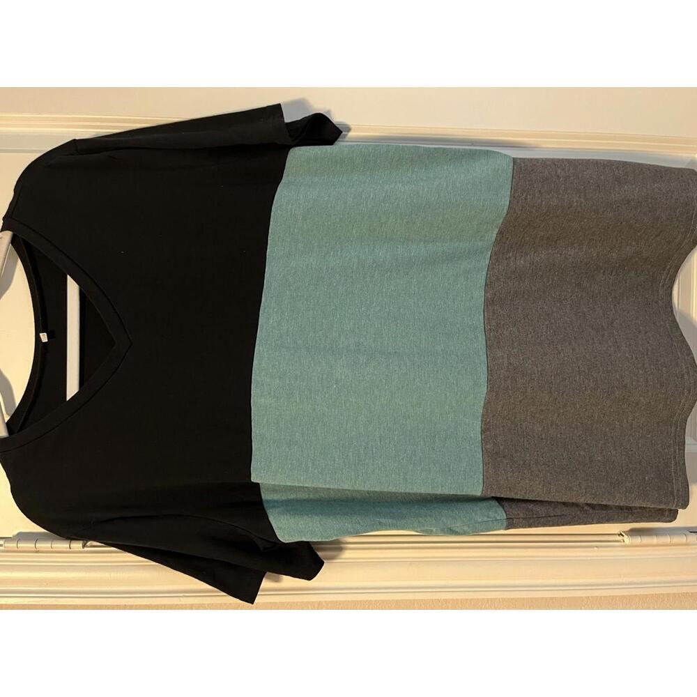 Colorblock V-Neck Tee- Black, Teal & Gray